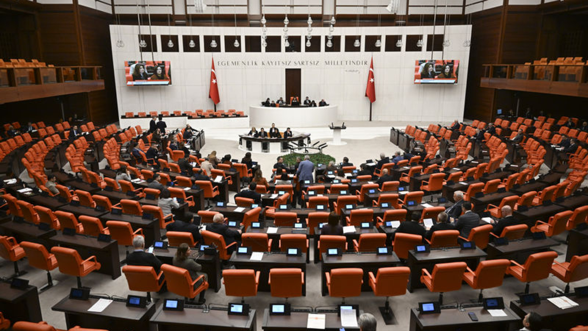 Trafik cezalarını artıran teklifin 10 maddesi daha kabul edildi | Son dakika haberleri