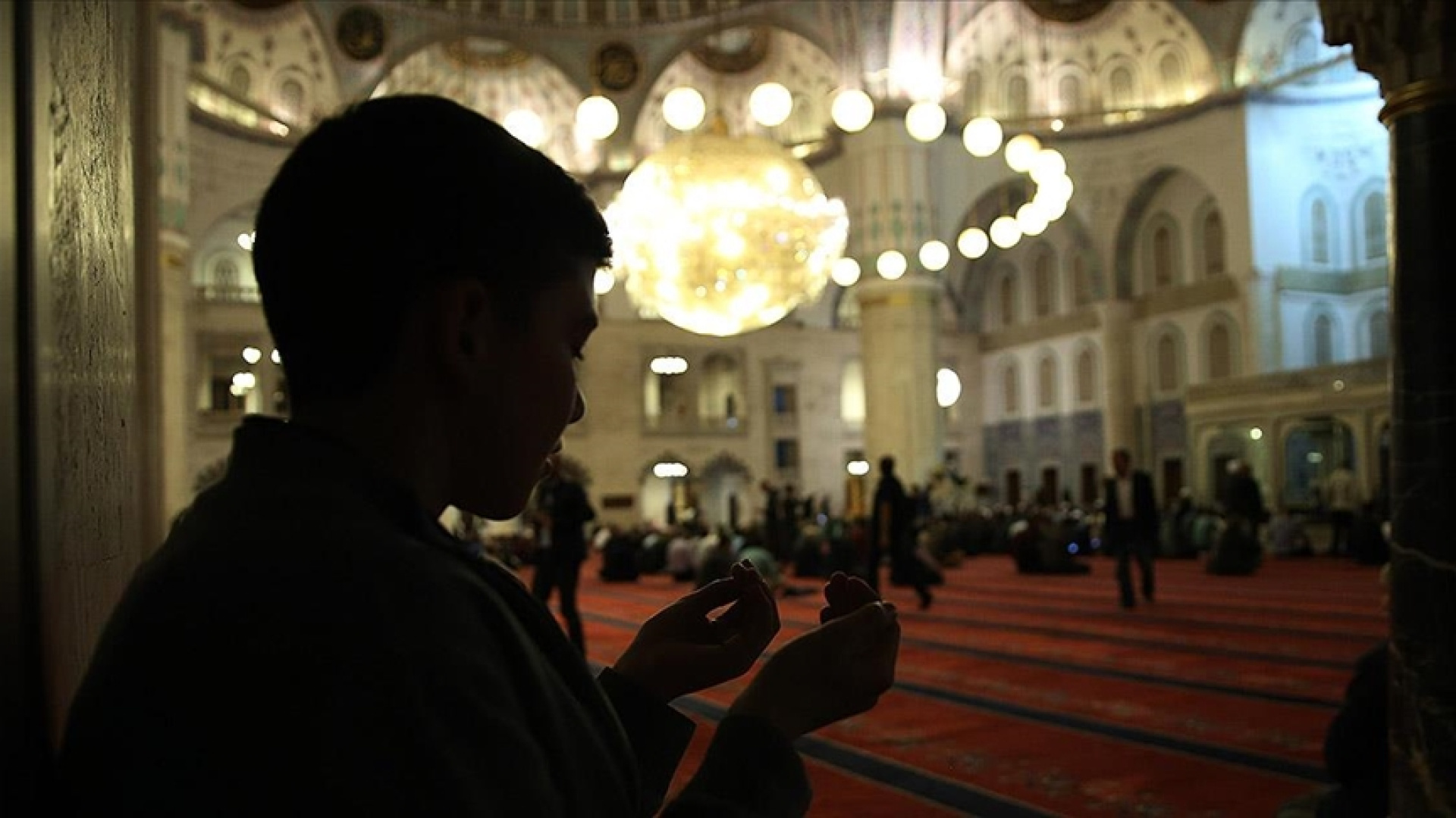 Miraç Kandili Duası Arapça-Türkçe Okunuşu ve Anlamı | Diyanet ile Miraç Kandili’nde okunacak dualar ile sureler neler?