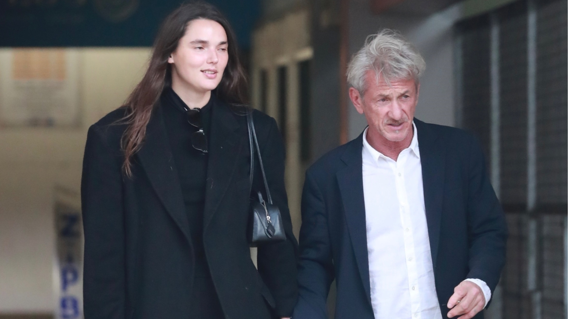 Sean Penn genç sevgilisi Valeria Nicov ile görüntülendi