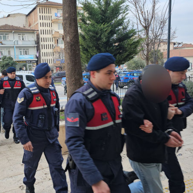 Banka hesabı kiralayıp dolandırdılar!