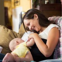 Emzirmek orucu bozar mı?