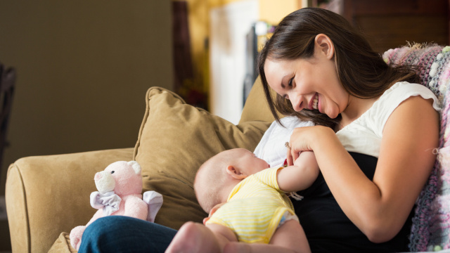 Emzirmek orucu bozar mı?