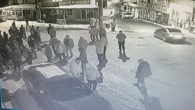 17 yaşındaki çocuk husumetlisini vurdu