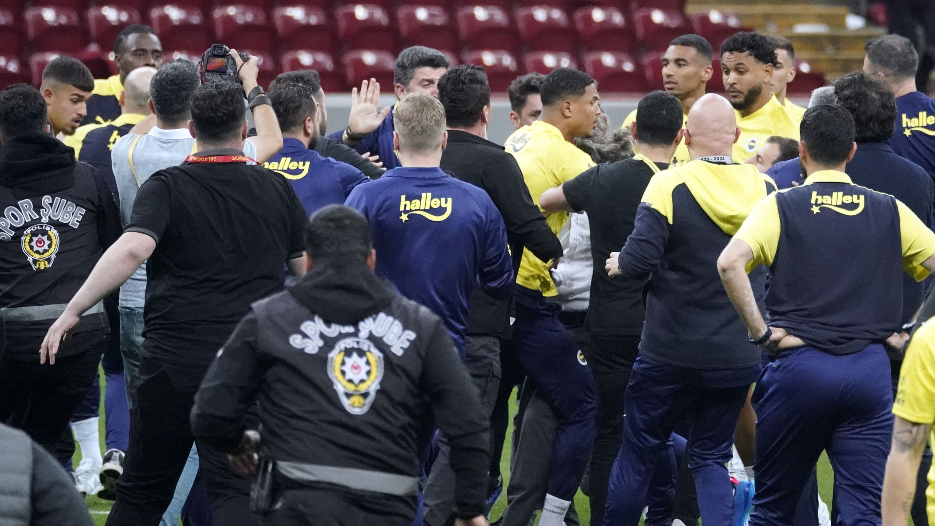 Galatasaray-Fenerbahçe Derbisi Sonrası Karar: 5 Sanığa Hapis Cezası
