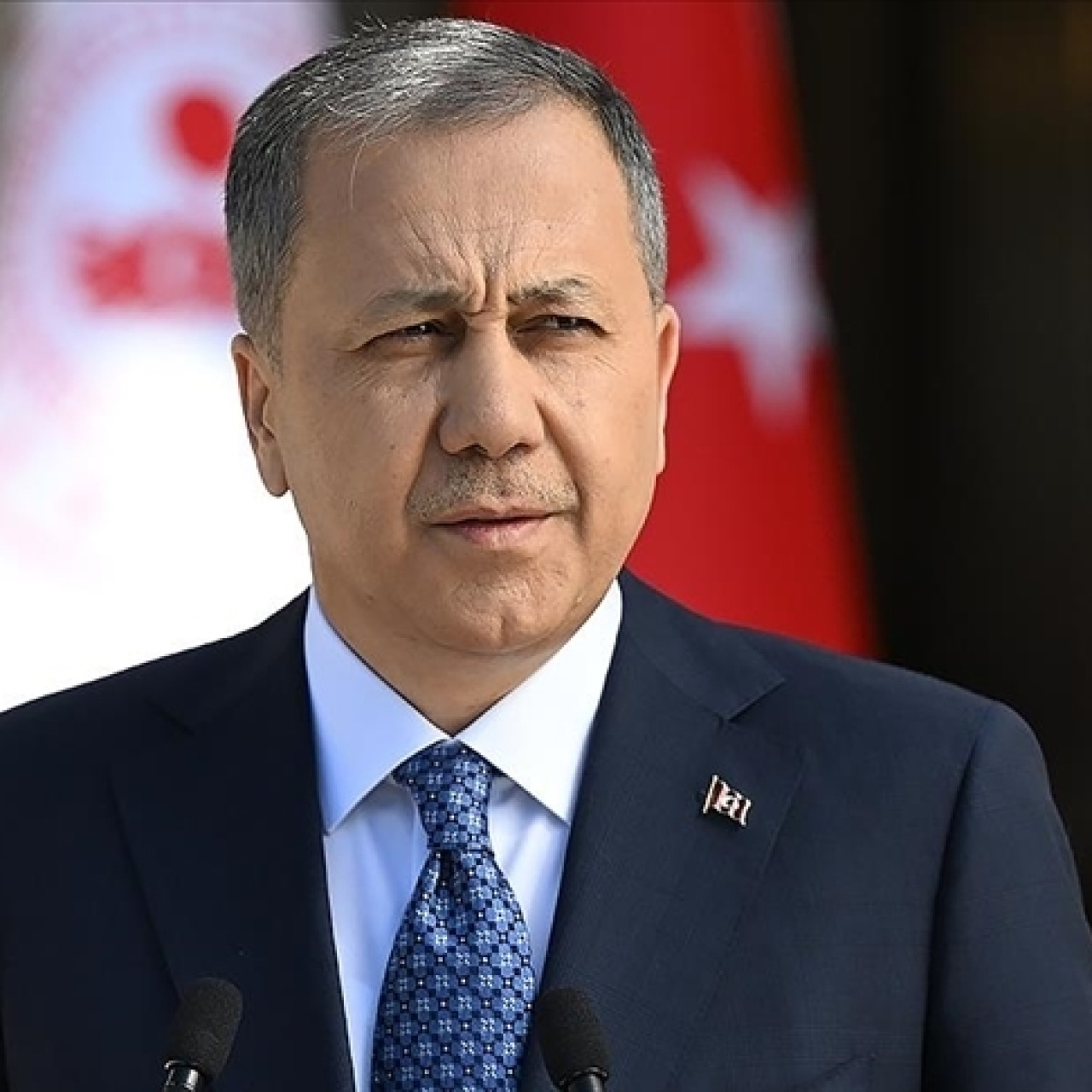 Suç örgütlerini öven veya silahlı paylaşım yapan 325 şüpheli yakalandı