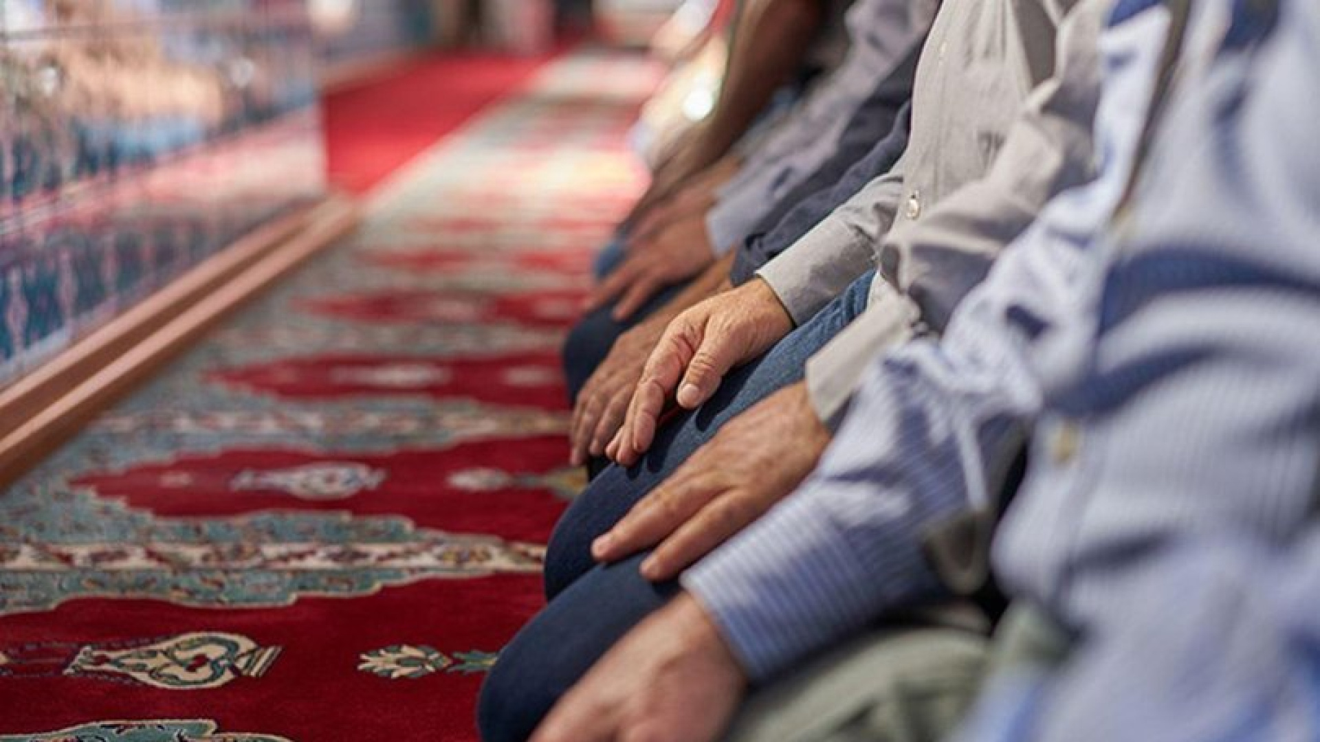 Cuma namazı kılınışı: Cuma namazı nasıl kılınır, kaç rekattır, farz mıdır?