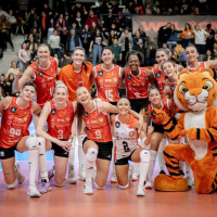 Eczacıbaşı Dynavit, Olympiacos'a set vermedi!