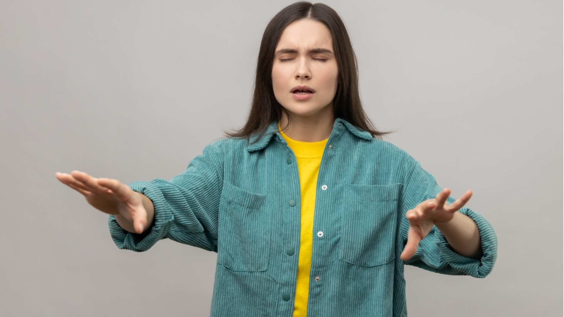 Düz yürümek sandığımızdan zor: Gözler kapanınca vücut neden şaşırıyor?