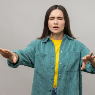 Gözlerimiz kapalıyken neden dümdüz yürüyemeyiz?