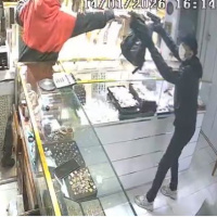 Bahçelievler'de 3 milyon liralık altın soygunu kamerada