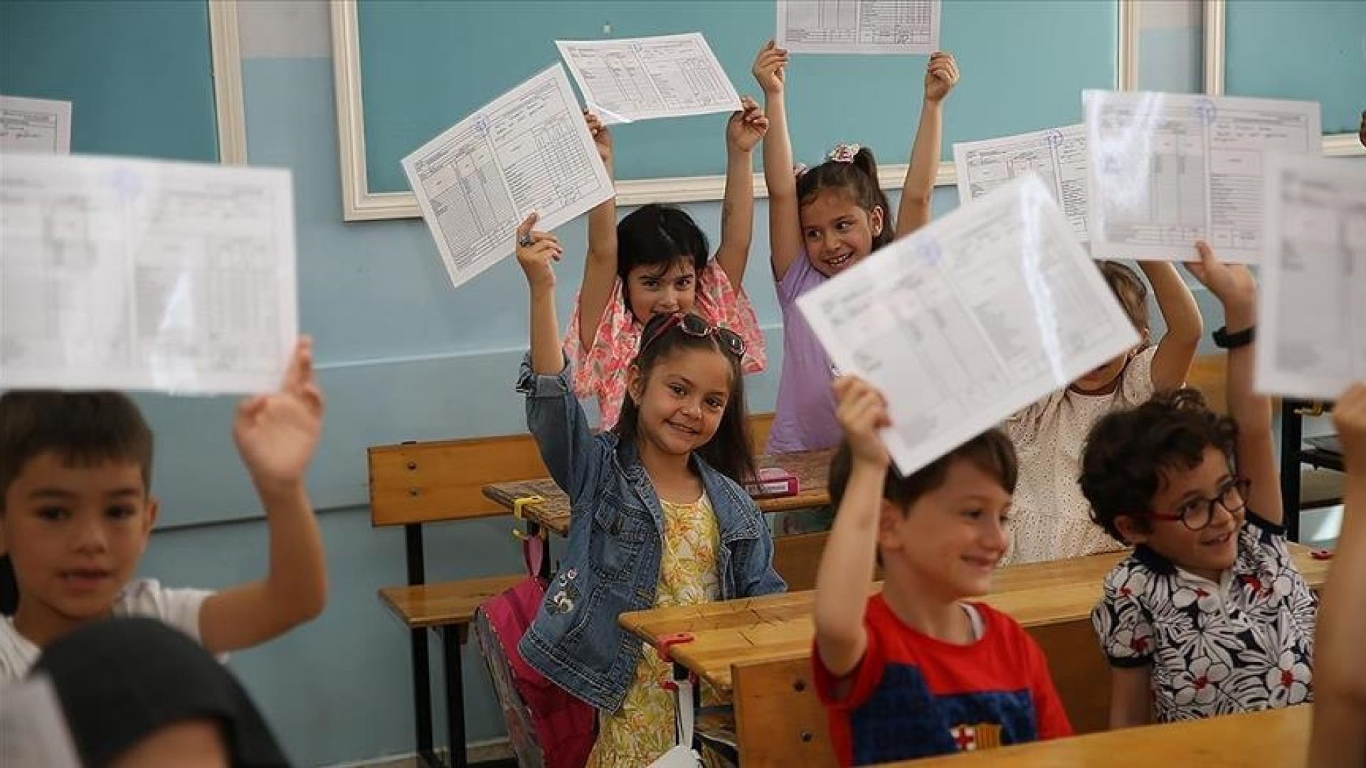 16 Ocak 2026 Karne Saatleri: İlkokul, Ortaokul ve Liselerde Dağıtım Ne Zaman?