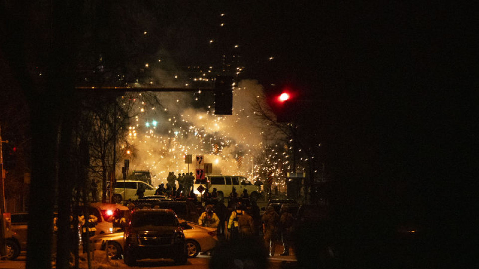 ABD'de ICE Protestoları: Minneapolis'te Ölüm ve Trump'tan İsyan Yasası Tehdidi