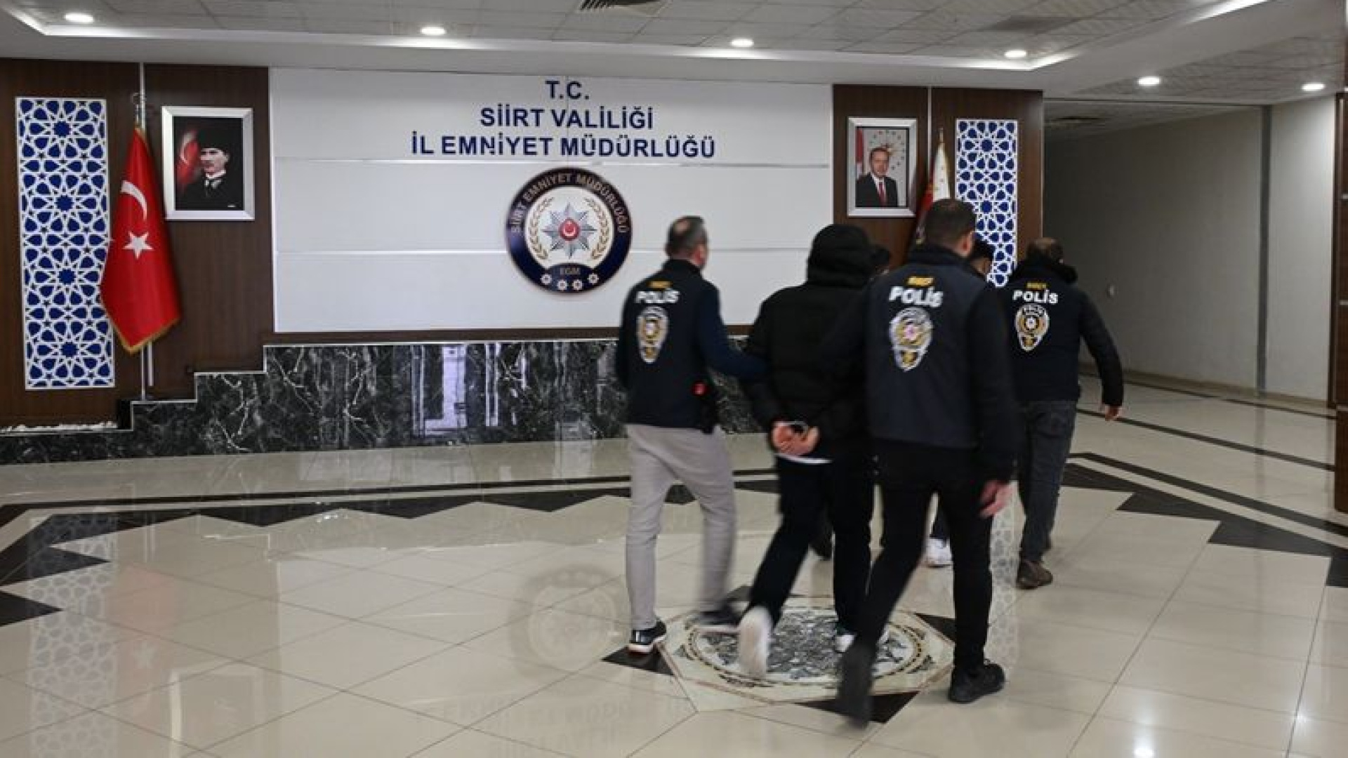 Son dakika: Adana ve Siirt'te "Sazan sarmalı" operasyonu: 9 tutuklama