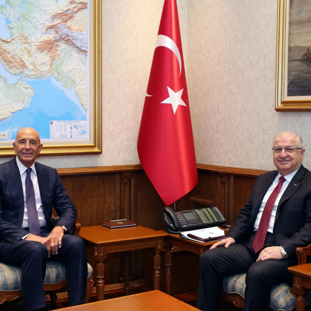 Yaşar Güler Barrack ile görüştü