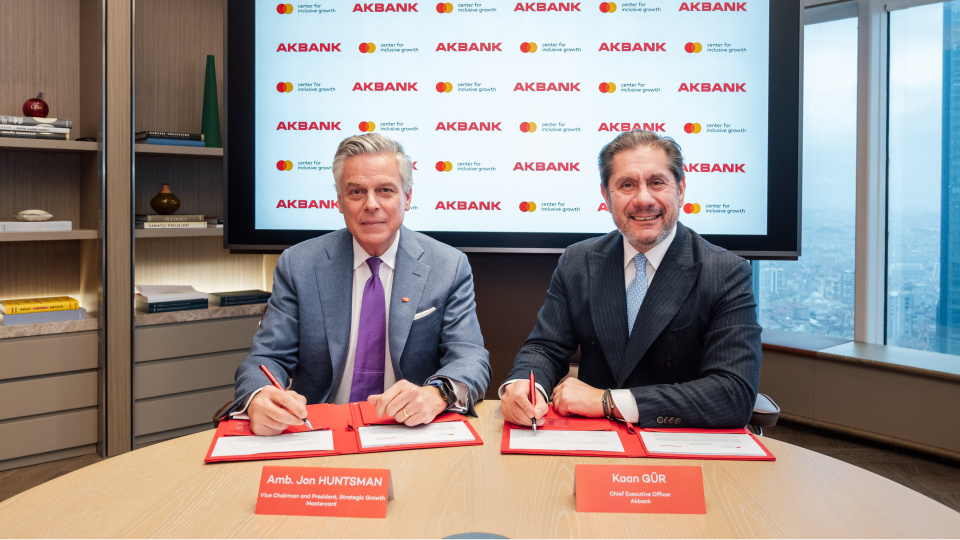 Akbank, kadın KOBİ'lerin dönüşümüne liderlik ediyor