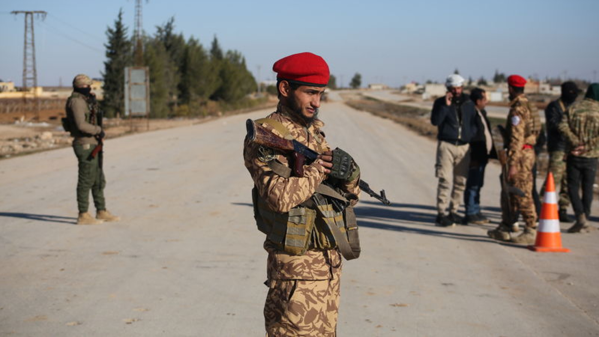 “Çekilme Mutabakatı, Saha Tahkimi”: Fırat’ın batısında Deyr Hafir–Meskene hattında son aşama | Dış Haberler