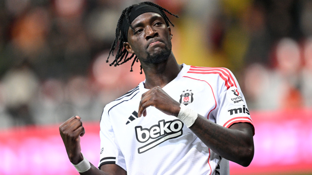 Abraham, İngiliz kulüplerinin gözdesi oldu!