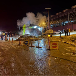 Jeotermal boru hattında buhar sızıntısı