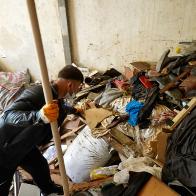 Tarsus'ta müstakil evden 168 ton çöp çıkarıldı