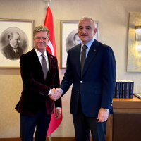 Bakan danışmanı oldu