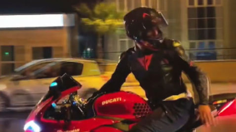 Motosikletli sanal medya ünlüsü kazada öldü!