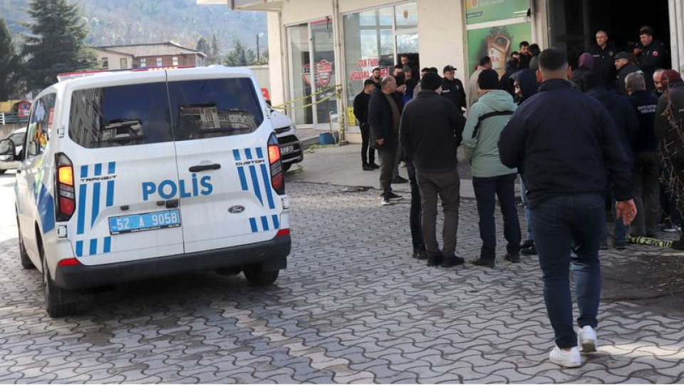 Oto bakım servisinde cansız bedenleri bulundu
