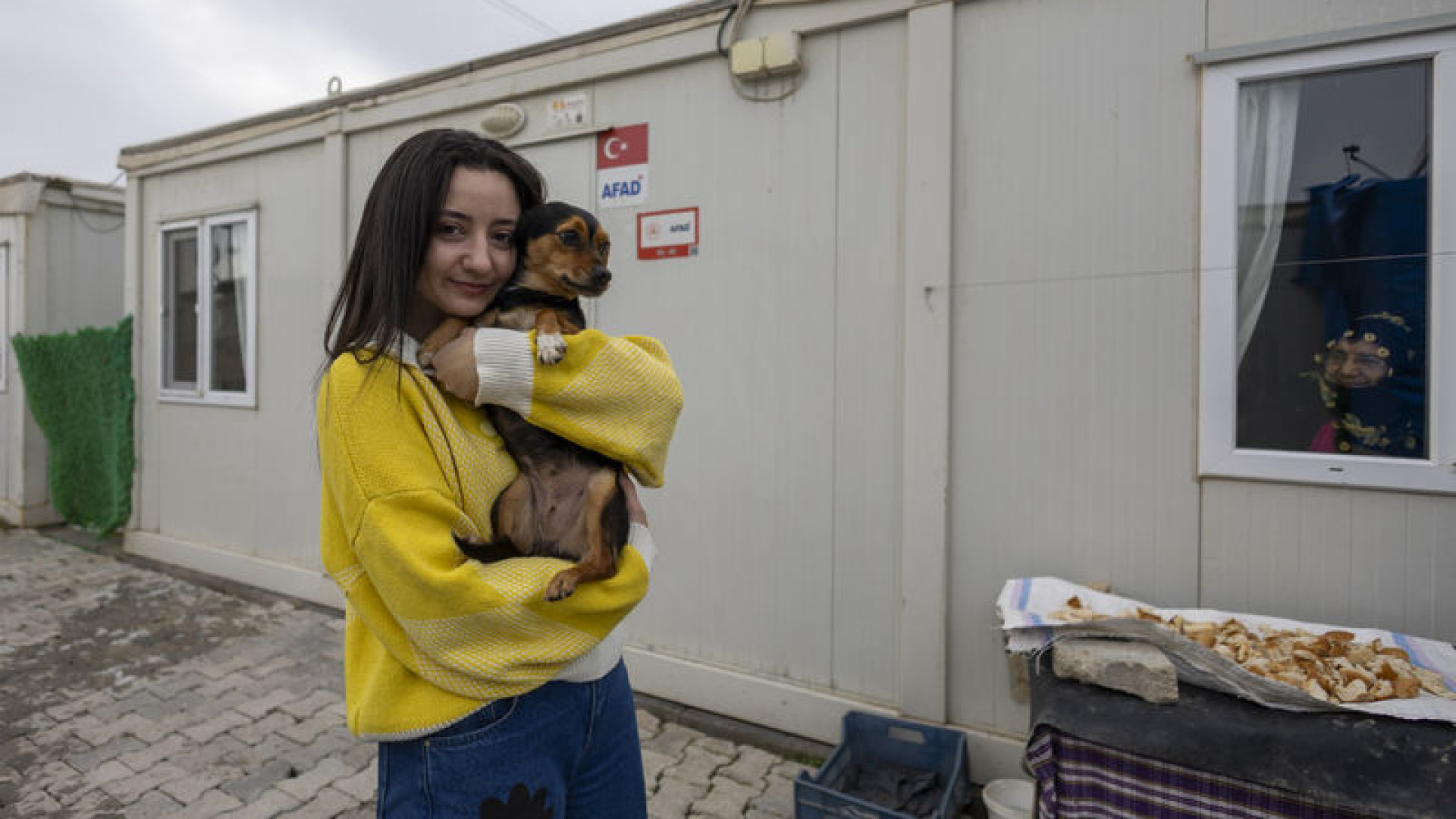 Malatya'da yaşayan gencin 'Boncuk' ile bağı yürekleri ısıtıyor