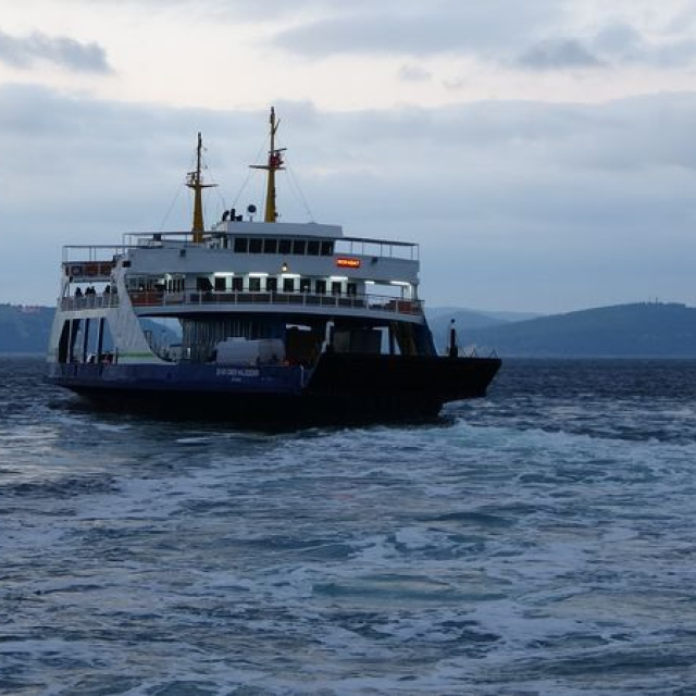 Güney Marmara'da yarınki feribot seferleri iptal edildi