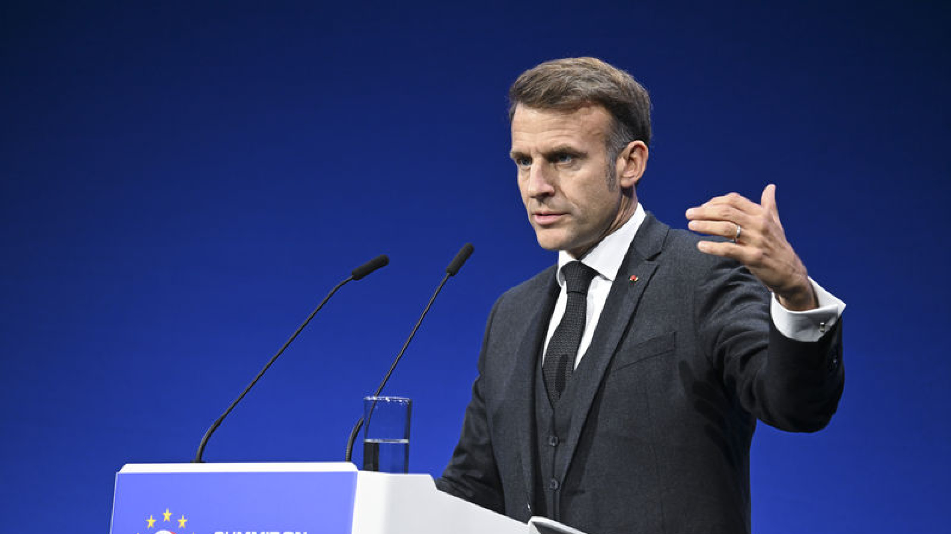 Trump'ın Gümrük Tehdidine Avrupa'dan Sert Yanıt: Macron, 'Hiçbir Tehdit Bizi Etkileyemez' Dedi