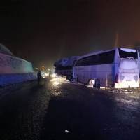 Bingöl'de kaza yol kapattırdı