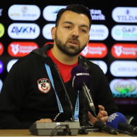 "1 puanı aldık ama biraz buruğuz"