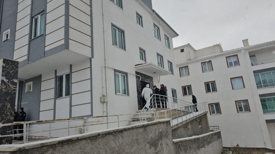 Dehşet manzara! Karı-koca silahla vurulmuş halde bulundu!