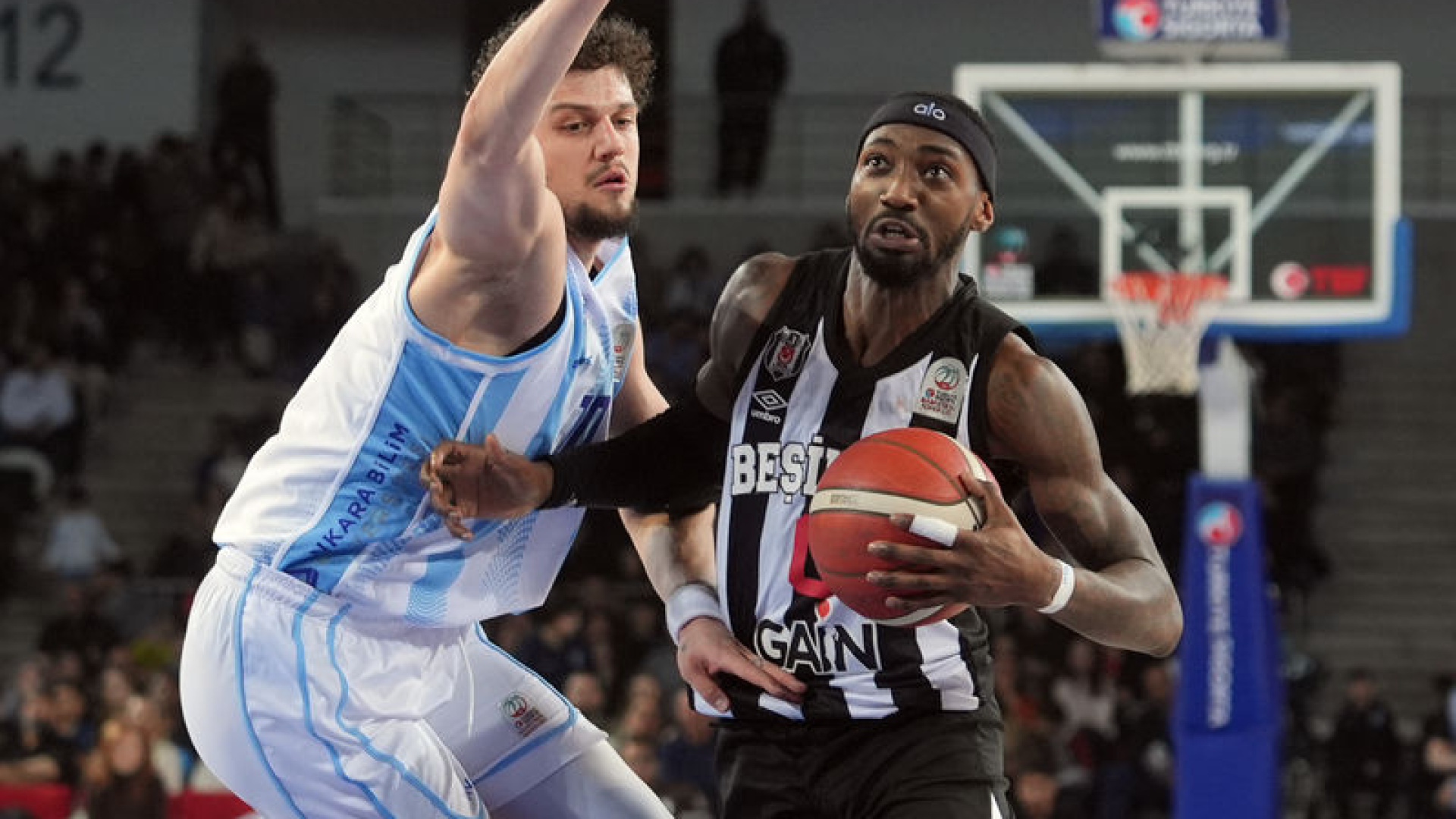 Türk Telekom, Beşiktaş GAİN'i 87-84 mağlup etti: Siyah-beyazlılar 3. yenilgiyi aldı