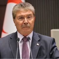 KKTC Başbakanı Üstel'den Rum bakana tepki: Türkiye garantördür, işgalci değil
