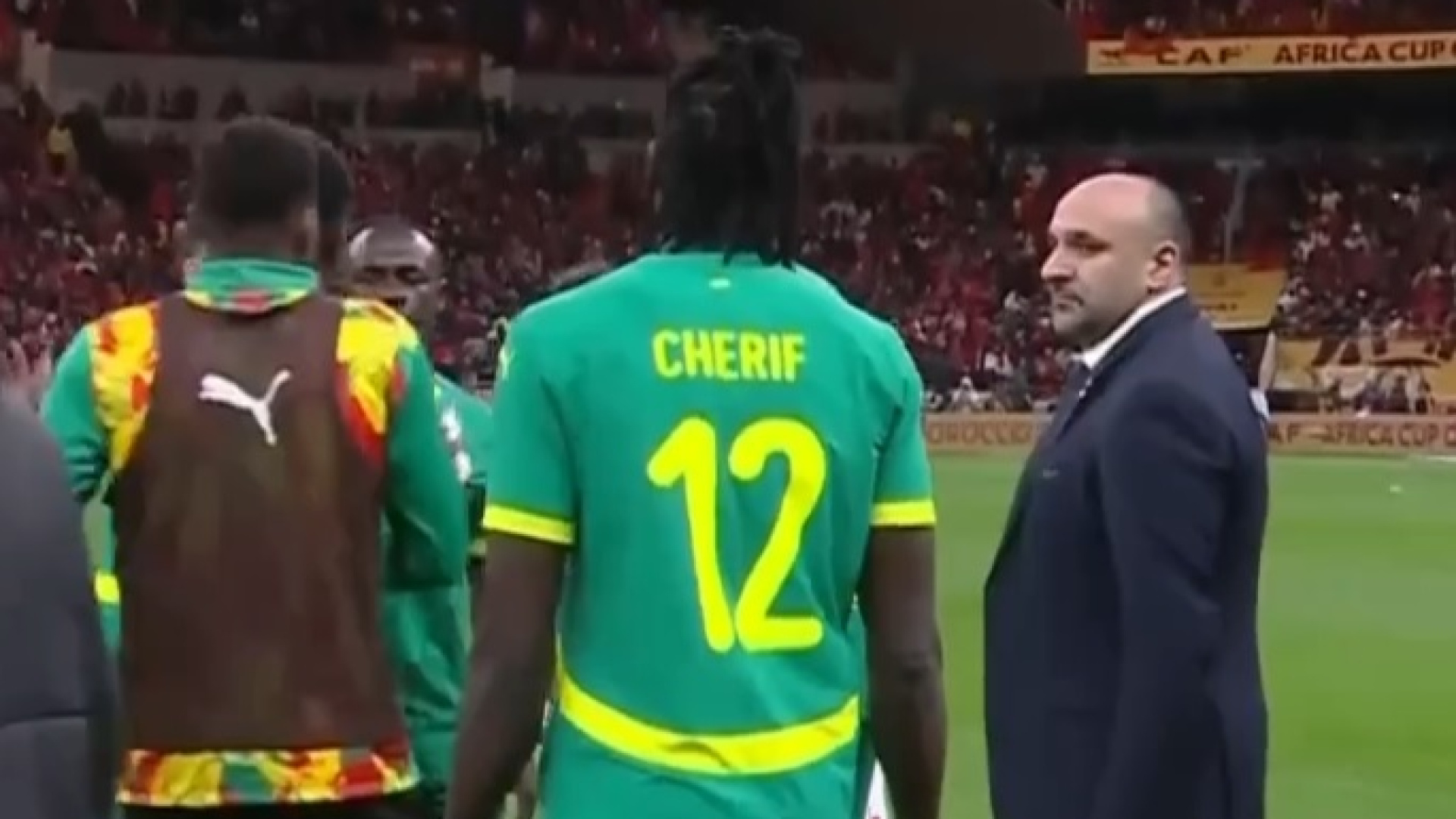 Afrika Uluslar Kupası finalinde olay: Senegal sahadan çekildi! - Futbol Haberleri