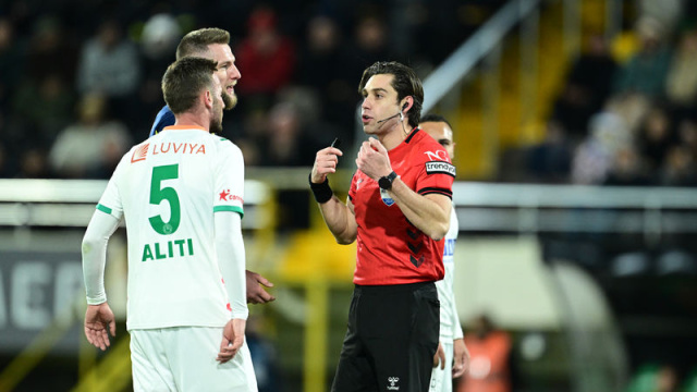 Eski hakemler yorumladı: 1 kırmızı, 1 penaltıyı atladı!