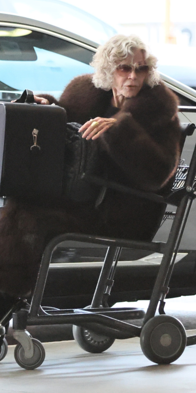 Efsanevi yıldız tekerlekli sandalyede