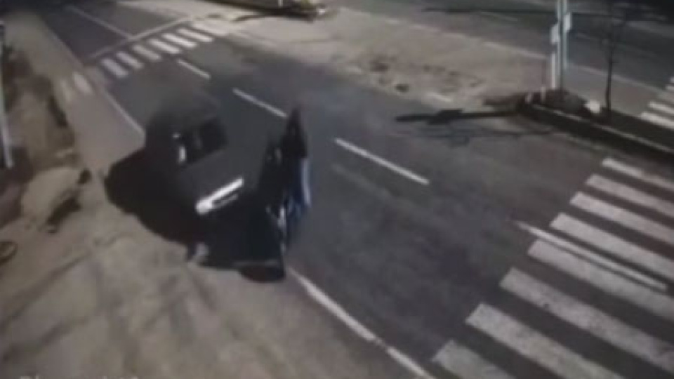 Anne ile oğlunu ayıran kaza! Büyük acı kamerada!