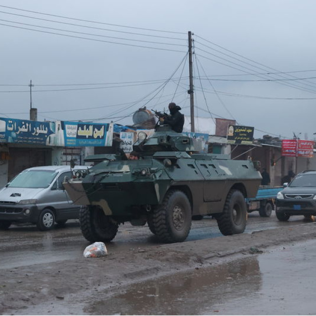 Suriye ordusu, Fırat Nehri'nin doğusuna geçiyor