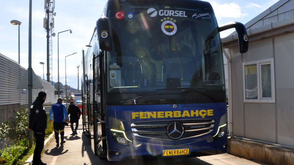 Fenerbahçe, Antalya'dan ayrıldı!