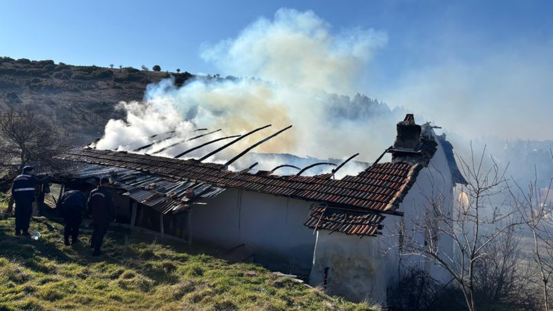 Son dakika: Uşakta evde çıkan yangında 87 yaşındaki kişi öldü | Son dakika haberleri