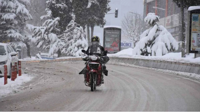 Kuryeler dikkat! İstanbul Valiliği saati açıkladı! Trafik yasağı sürecek!