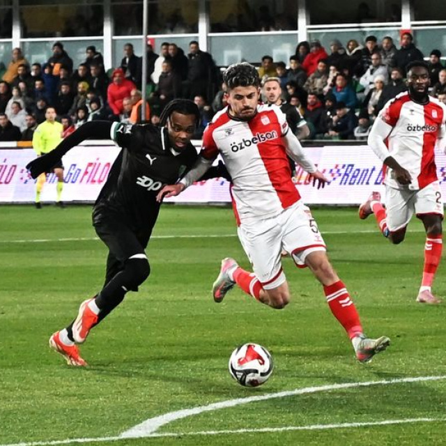 Sivasspor, deplasmandaki hasreti bitirdi!