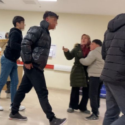 17 yaşındaki gençler birbirine girdi! 2 yaralı