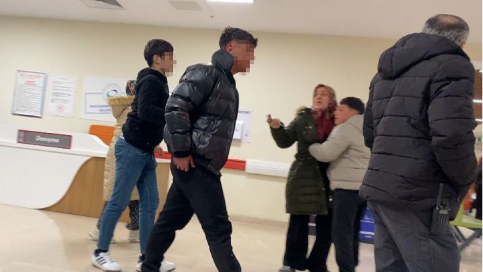 17 yaşındaki gençler birbirine girdi! 2 yaralı