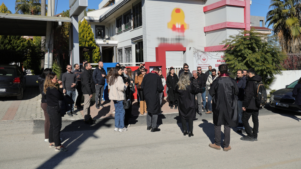 Karne için gittikleri anaokulunun iflas ettiğini öğrendiler