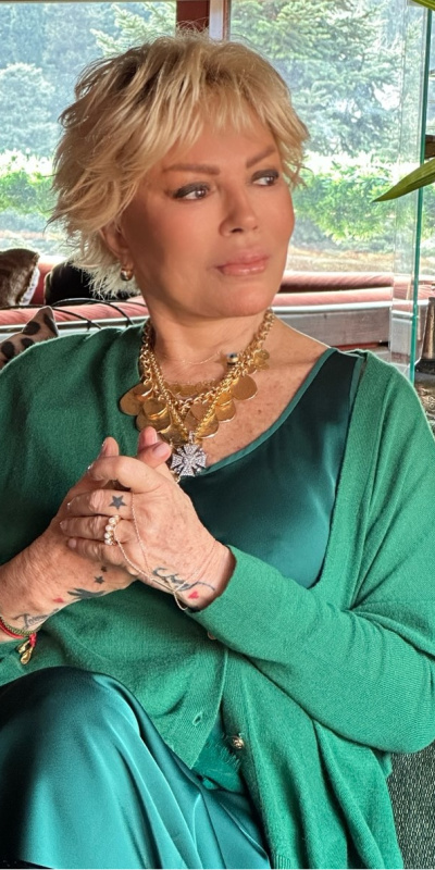 "Babam beni evlatlık vermeye kalktı"