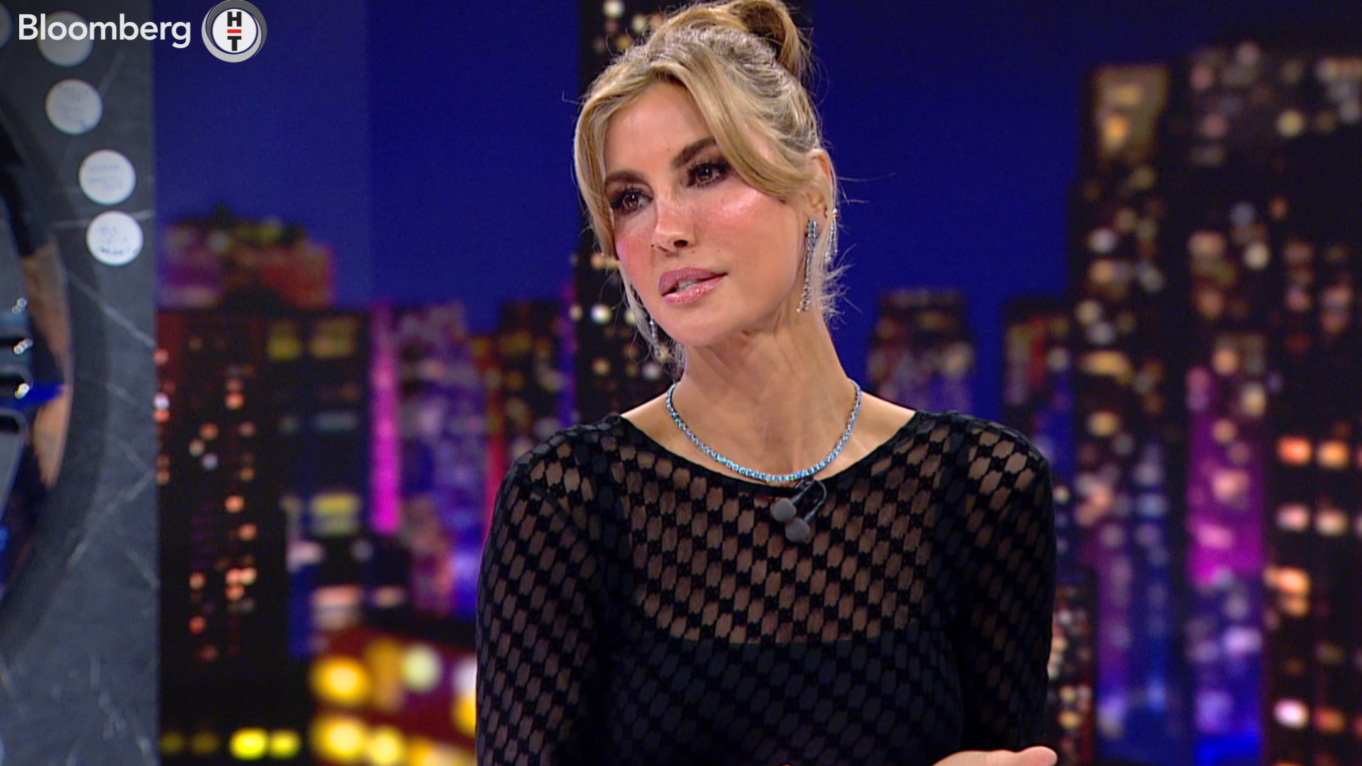 Çağla Şıkel: Aşka gözüm kapalı