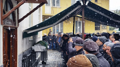 33 yaşında son yolculuğuna uğurlandı