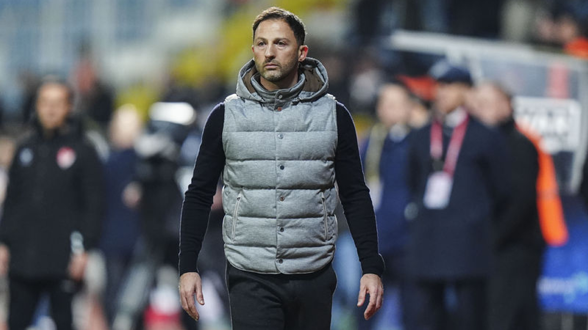 Fenerbahçe Teknik Direktörü Tedesco, Aston Villa Maçı Öncesi Sol Bek Kriziyle Karşı Karşıya